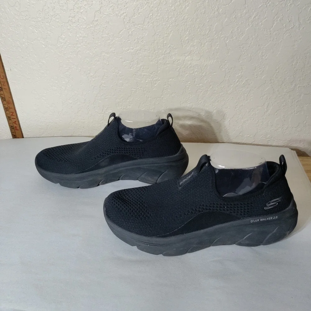 Skechers Black Slip On Sneakers Womens 9  Athletic Shoes
